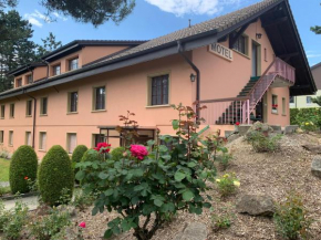 Hotels in Oron